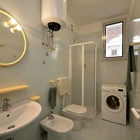 Spacious And Comfortable With Garden And Outdoor Pool *