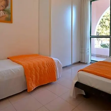 Hotel Spacious And Comfortable With Garden And Outdoor Pool