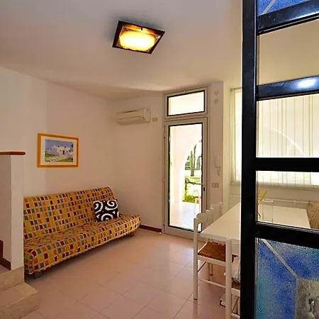 Spacious And Comfortable With Garden And Outdoor Pool *