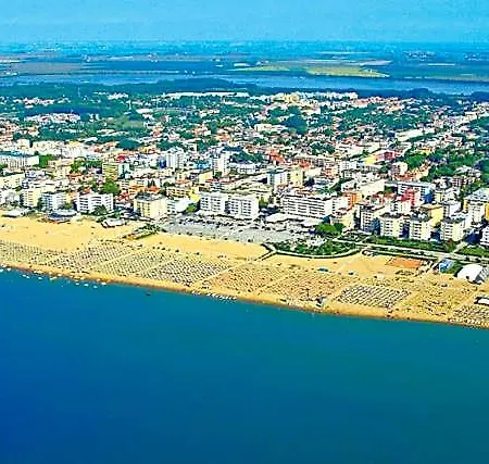Spacious And Comfortable With Garden And Outdoor Pool * Bibione