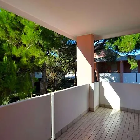 Spacious And Comfortable With Garden And Outdoor Pool Bibione